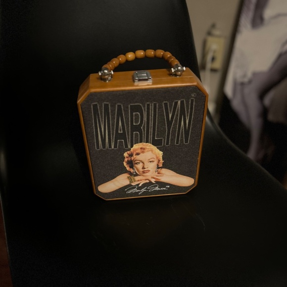 Marilyn Monroe Purse - Picture 9 of 11